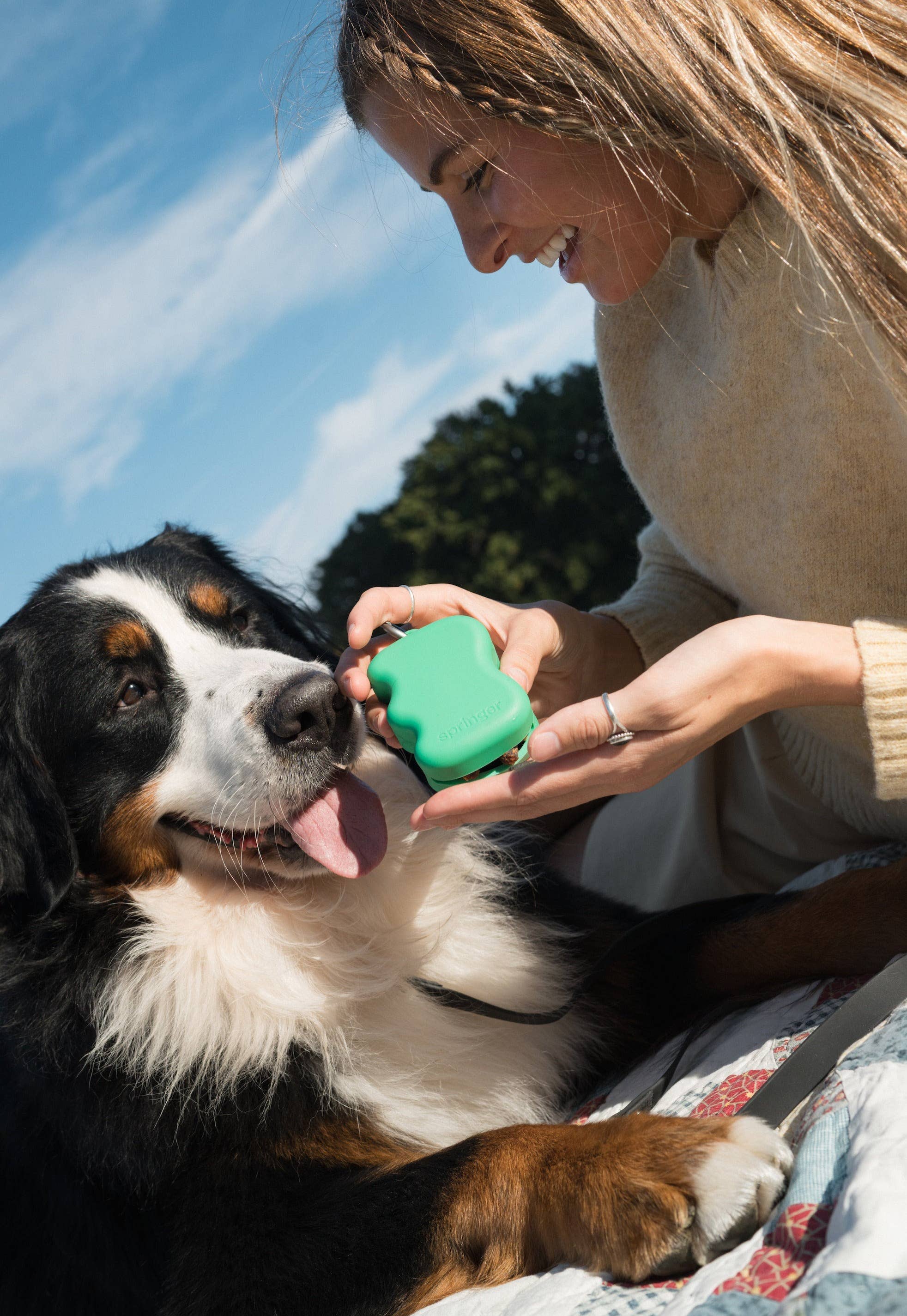 Distributeur de friandises en silicone pour chien